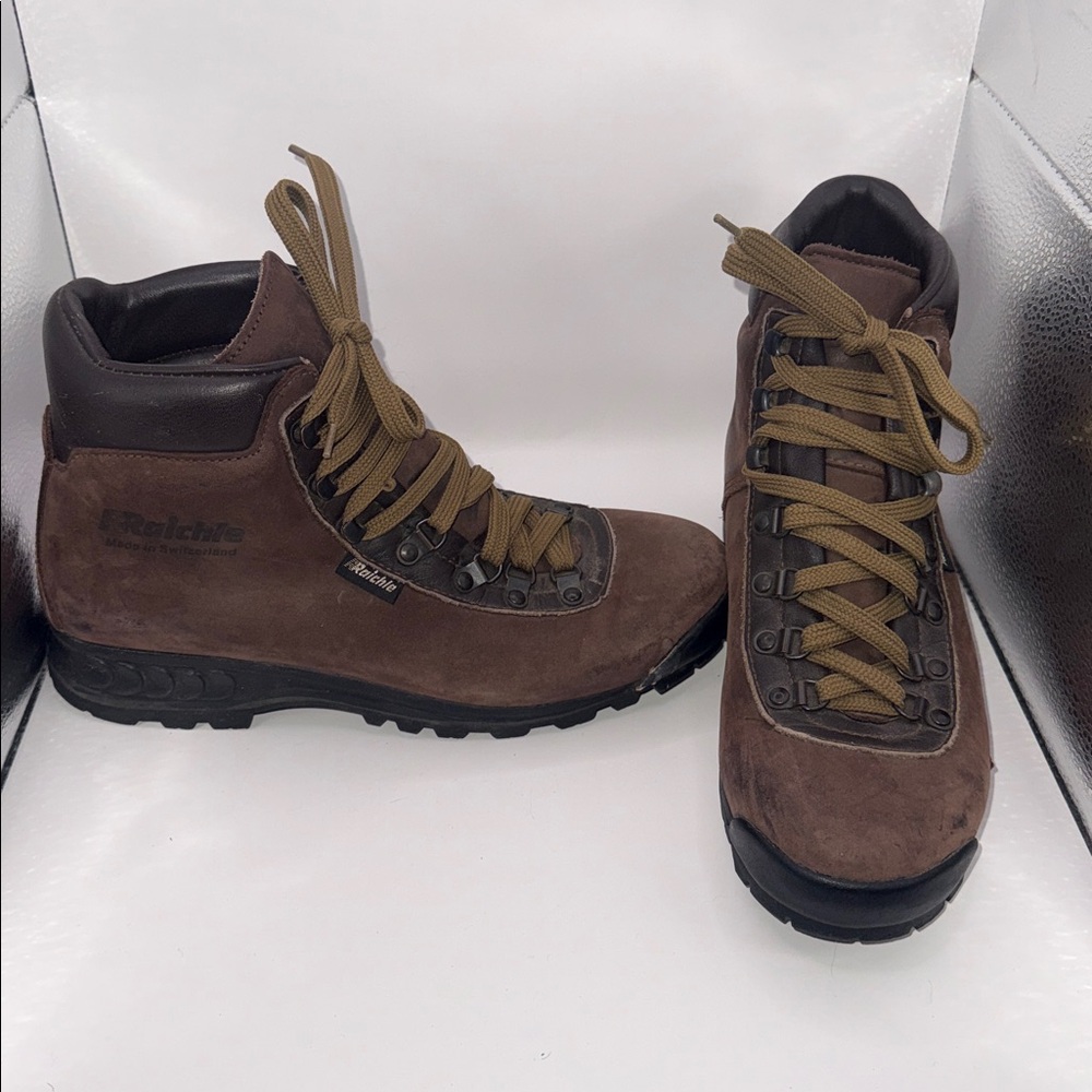 Raichle Hiking Boot Mountaineer Hiking Leather Vibram Soles Swiss